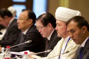 Mufti Sheikh Ravil Gaynutdin speaks at conference in Urumqi