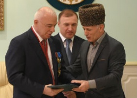 Аслан Тхакушинов награжден орденом ДУМ РФ «За заслуги»