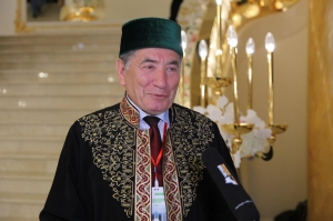 Поздравление Муфтия Шейха Равиля Гайнутдина Абу-Бекиру Шабановичу с 80-летием
