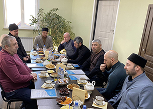 Муфтий Красноярского края встретился с активом мусульман, участвующих в реконструкции Соборной мечети