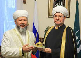 سماحة المفتي الشيخ تاجانولي يشيد بتأثير التعاون الثنائي مع سماحة المفتي الشيخ راوي عين الدين على تطوير العلاقات الروسية الكازاخستانية