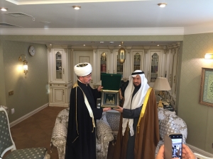 Муфтий Шейх Равиль Гайнутдин встретился   с заместителем министра Вакуфов  Государства Кувейт