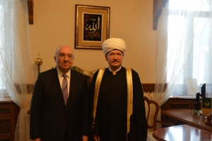Муфтий Шейх Равиль Гайнутдин  встретился с Чрезвычайным и Полномочным Послом Турции  Мехметом Самсаром