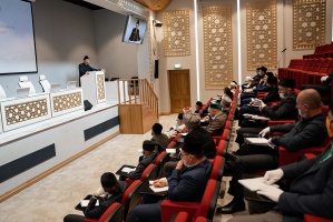 الدكتورضميرمحي الدينوف يفتتح الدورة التأهيلية للأئمة في المسجد الجامع بموسكو