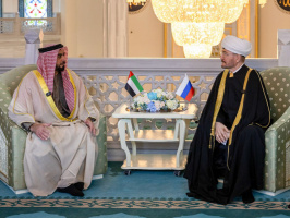 سماحة المفتي الشيخ راوي عين الدين يسنقبل سمو الشيخ سيف بن زايد آل نهيان ــ نائب رئيس الوزراء، وزير الداخلية في دولة الامارات العربية المتحدة 