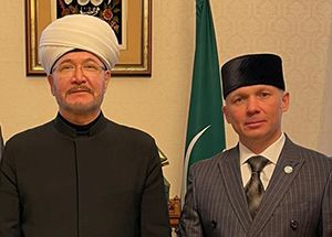 Поздравление Муфтия Шейха Равиля Гайнутдина руководителю МЦСиС «Халяль» при ДУМ РФ А.Г. Газизову