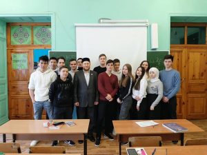 Представители ДУМСО отвечают на вопросы гимназистов