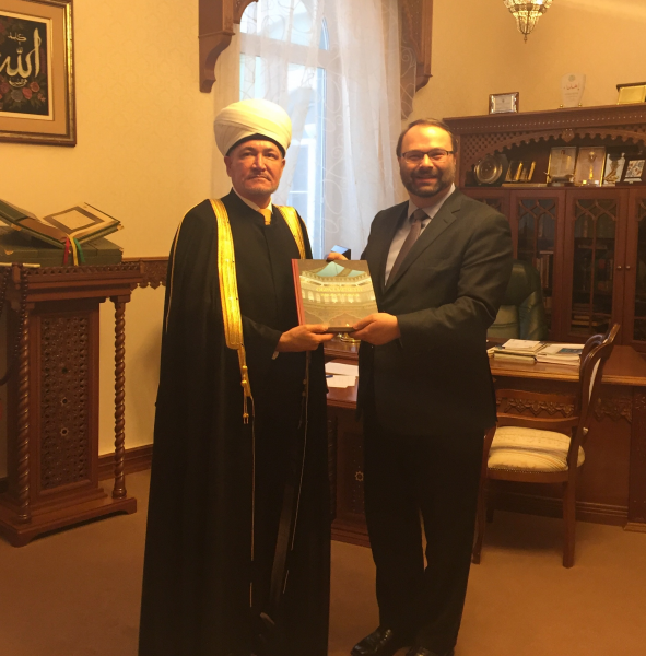 سماحة المفتي يستقبل السفير الكندي بموسكو