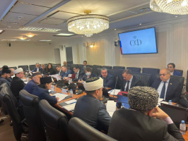 الدكتور روشان عباسوف يشارك في اجتماع مجلس الحج 