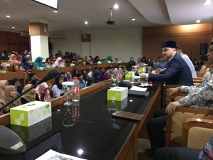 Первый зампред СМР и ДУМРФ Рушан хазрат Аббясов провел лекцию в Государственном университете Джакарты 