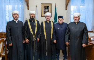 مسلمو الدونباس يعربون عن شكرهم الجزيل لسماحة المفتي العام الشيخ راوي عين الدين على دعمه المتواصل