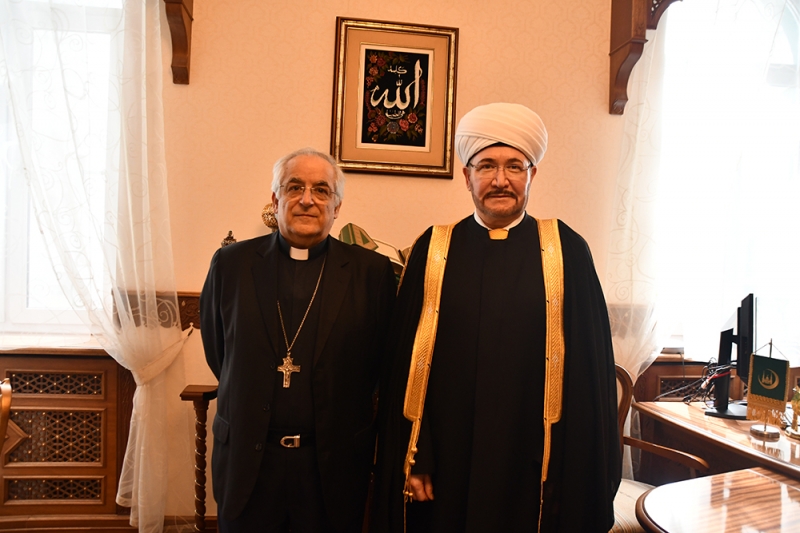 Mufti Sheikh Ravil Gainutdin meets nuncio Giovanni D'Agnello