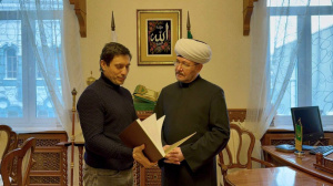 سماحة المفتي يلتقي مؤسس ورئيس مؤسسة الشيخ المرجاني السيد رستم سليمانوف