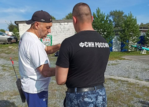 Спорт как способ развивать концентрацию и выдержку. Имам-хатыб  Ачинска провел мастер-класс по стрельбе из лука для сотрудников ФСИН России
