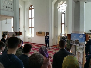 Ивановская мечеть пригласила студентов на экскурсию
