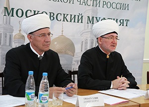 Муфтий Шейх Равиль Гайнутдин поздравил Дамира хазрата Гизатуллина с 70-летием