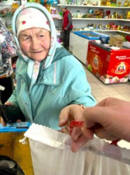 Благотворительная акция: мухтасибат раздал 800 кг муки местным жителям