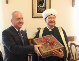 سماحة المفتي يستقبل وزيرالسياحة السوري  