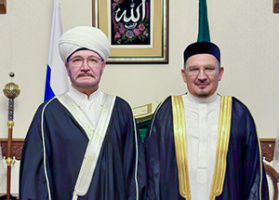 سماحة المفتي العام الشيخ راوي عين الدين يلتقي المفتي مقدس بيبرسوف ــ رئيس الإدارة الدينية لمسلمي منطقة الفولغا