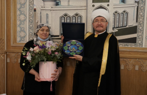 Муфтий Шейх Равиль Гайнутдин поздравил Гульнур Газиеву с Днем рождения