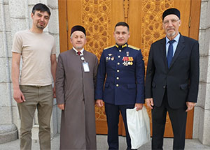 Беседы и духовная поддержка. Герой России Нурсултан Муссагалиев посетил Московскую Соборную мечеть