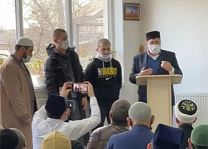 Мусульманская община Калининграда выразила благодарность Раджабу Ризванову и Пирмагомеду Гусейнову за спасение людей на пожаре