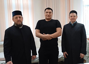 Представители Красноярского муфтията посетили бойцов СВО, находящихся в больнице