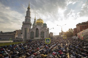 УРАЗА БАЙРАМ В МОСКВЕ. Праздничный намаз в мечетях и дополнительные адреса праздника