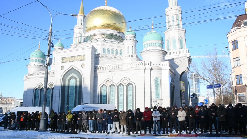 В мечетях России вознесли мольбы о восстановлении мира и порядка в Казахстане