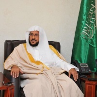 سماحة المفتي يهنىء الدكتورعبد اللطيف آل الشيخ بتعيينه وزيراً للشؤون الإسلامية 