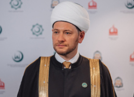 سماحة المفتي الشيخ راوي عين الدين يهنئ البروفسور ضمير محي الدينوف بعيد ميلاده  