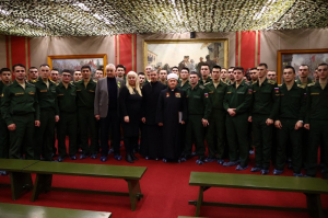 Марат Аршабаев передал  дар ДУМРФ  Военно-медицинскому музею (Санкт-Петербург) сборники молитв-дуа и мусульманскую атрибутику