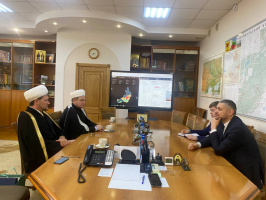 البروفسور ضمير محي الدين يلتقي مع حاكم إقليم ما وراء البايكال ألكسندر أوسيبوف
