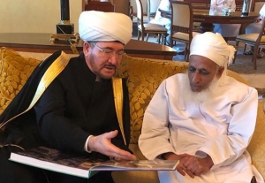 Муфтий Шейх Равиль Гайнутдин встретился с Верховным Муфтием Султаната Омана шейхом Ахмадом ибн Хамадом аль-Халили