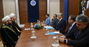 Президент Касым-Жомарт Токаев провел встречу с Муфтием Шейхом Равилем Гайнутдином и представителями российской делегации 