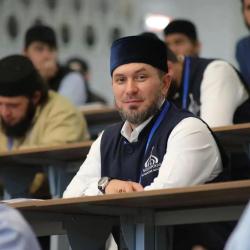 Имам-хатыб Донецкой Соборной мечети Юсеф Бибарсов выступил на конференция, посвященная молодёжи и глобальным вызовам