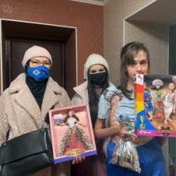Руководитель женской организации «Родник»  в Саратовской области навестила семью с особенным ребенком
