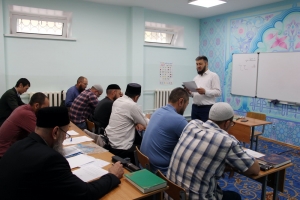 Летняя сессия проходит в медресе «Шейх Саид»