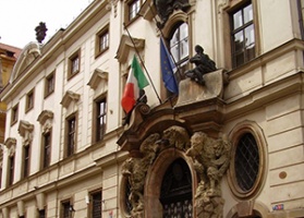 Discussion on the next IMF session held in the Italian embassy
