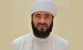 سماحة المفتي يهنأ معالي الدكتور محمد بن سعيد بن خلفان المعمري