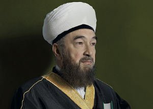 Муфтий Шейх Равиль Гайнутдин в молитве за главу ДУМ Азиатской части России Муфтия Нафигуллу Аширова