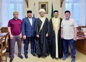 Муфтий  Шейх Равиль Гайнутдин принял председателя ДУМ Поволжья Муфтия Мукаддаса Бибарсова