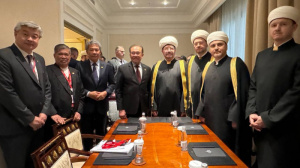 رئيس وزراء ماليزيا أنور إبراهيم، يلتقي برئيس الإدارة الدينية لمسلمي روسيا الاتحادية ـ سماحة المفتي الشيخ راوي عين الدين