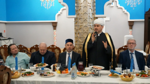 По доброй традиции Священного месяца