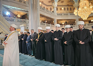  Ураза-байрам. Праздничные молитвы в Москве совершили около 400 тысяч человек, 200 тысяч мусульман молились на площадках Московской области