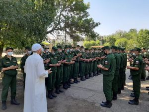 Имам-мухтасиб поздравил молодых военнослужащих в Саратове