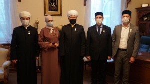 رئيس جمهورية إنغوشيا يقلد سماحة المفتي الشيخ راوي عين الدين وساماً حكومياً 