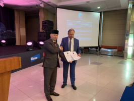 Aidar Gazizov delivers a speech on halal standardisation and certification
