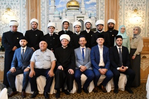محي الدينوف يرعى حفل تخريج دفعة جديدة من طلاب معهد موسكو الإسلامي