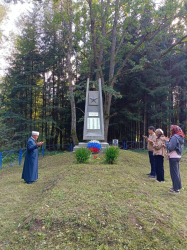 Имам Московской Соборной мечети Марат Аршабаев  прочитал дуа у захоронени бойца РККА Рамазана Амангельды